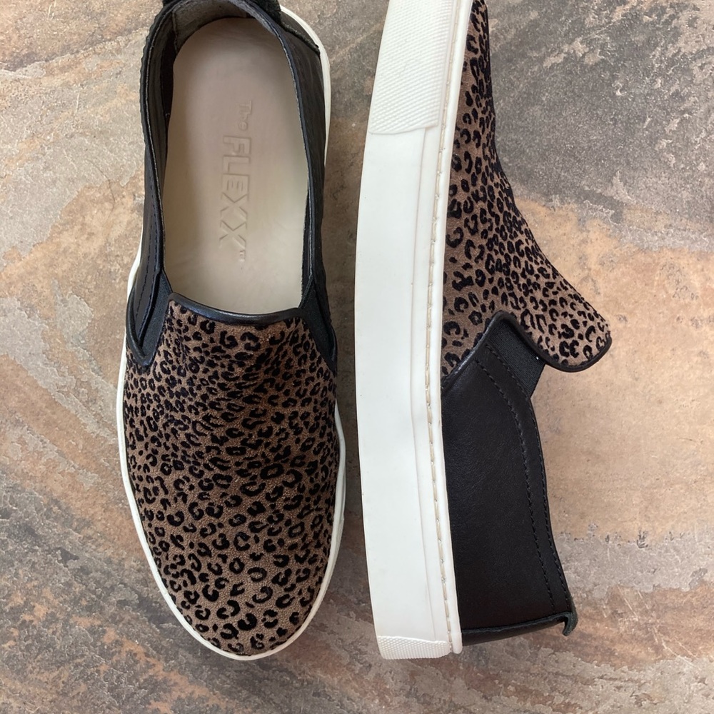 The FLEXX slip on leopard print shoes~Next to new